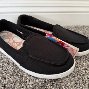 Roxy Black Slip-On Shoes with Floral Insole, Size 9